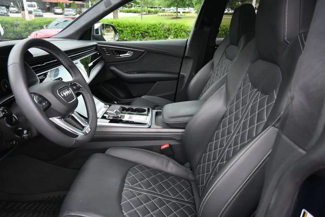 Used 2024  Audi 4.0T Prestige image 17
