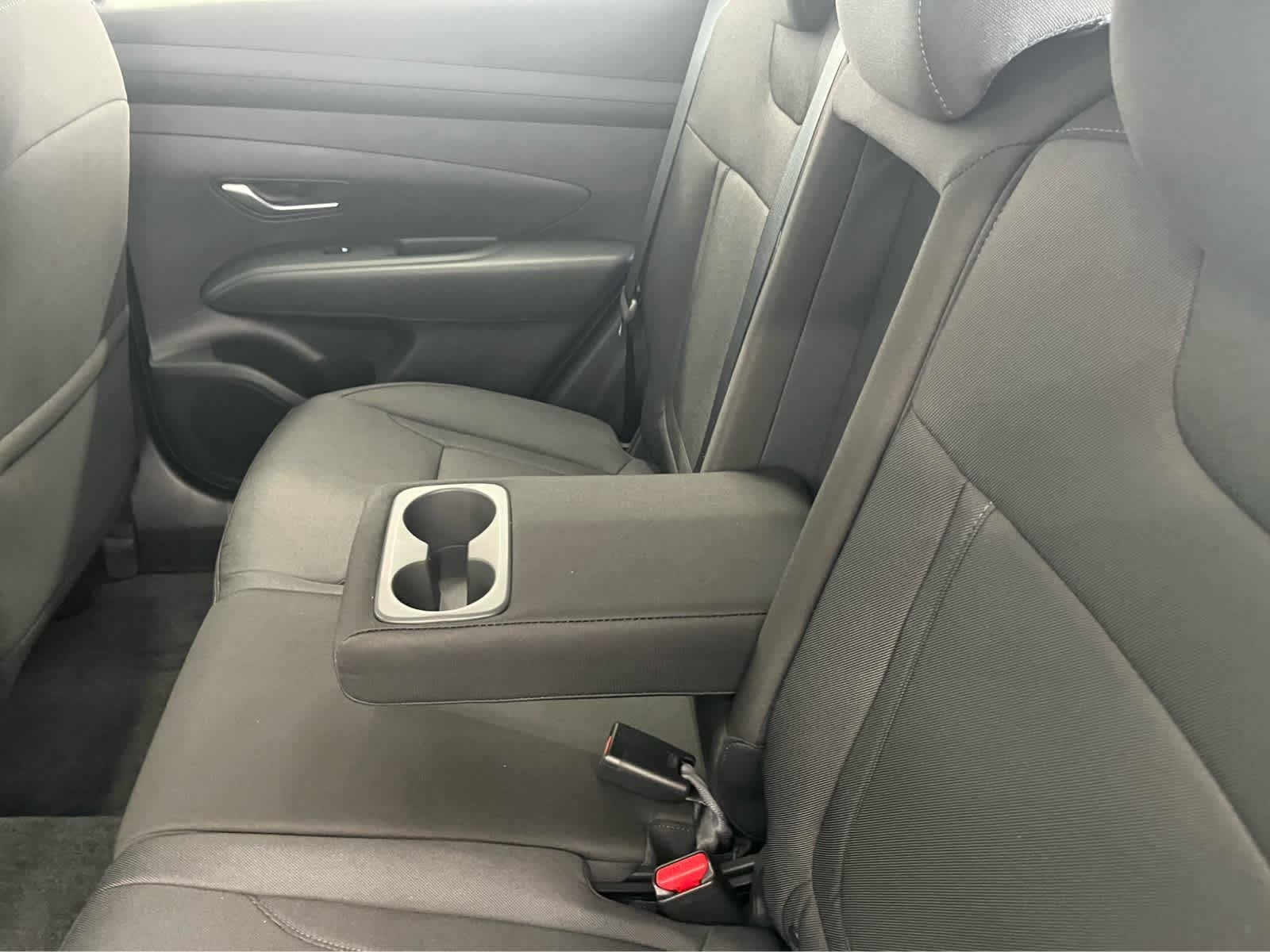Used 2025 Shimmering Silver Hyundai SE image 28