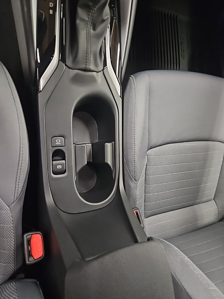 2026 Toyota Corolla SE - Photo 18