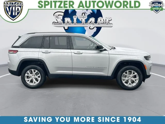 Used 2023 Silver Jeep Limited image 10