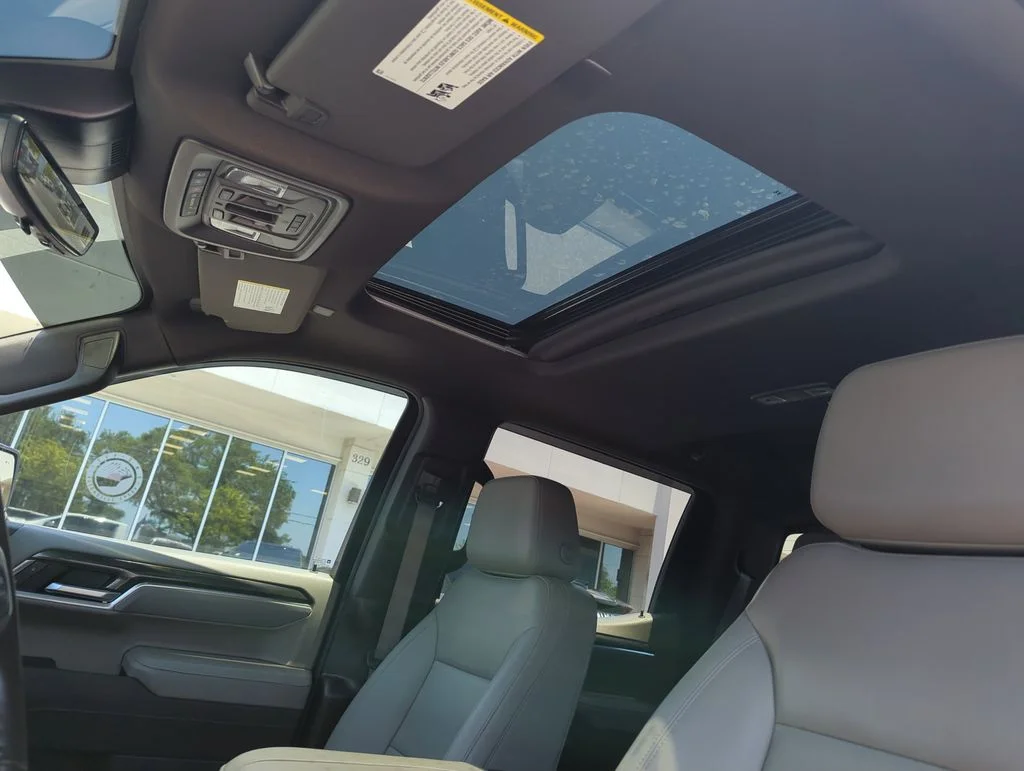 Used 2025 White Chevrolet LTZ image 27