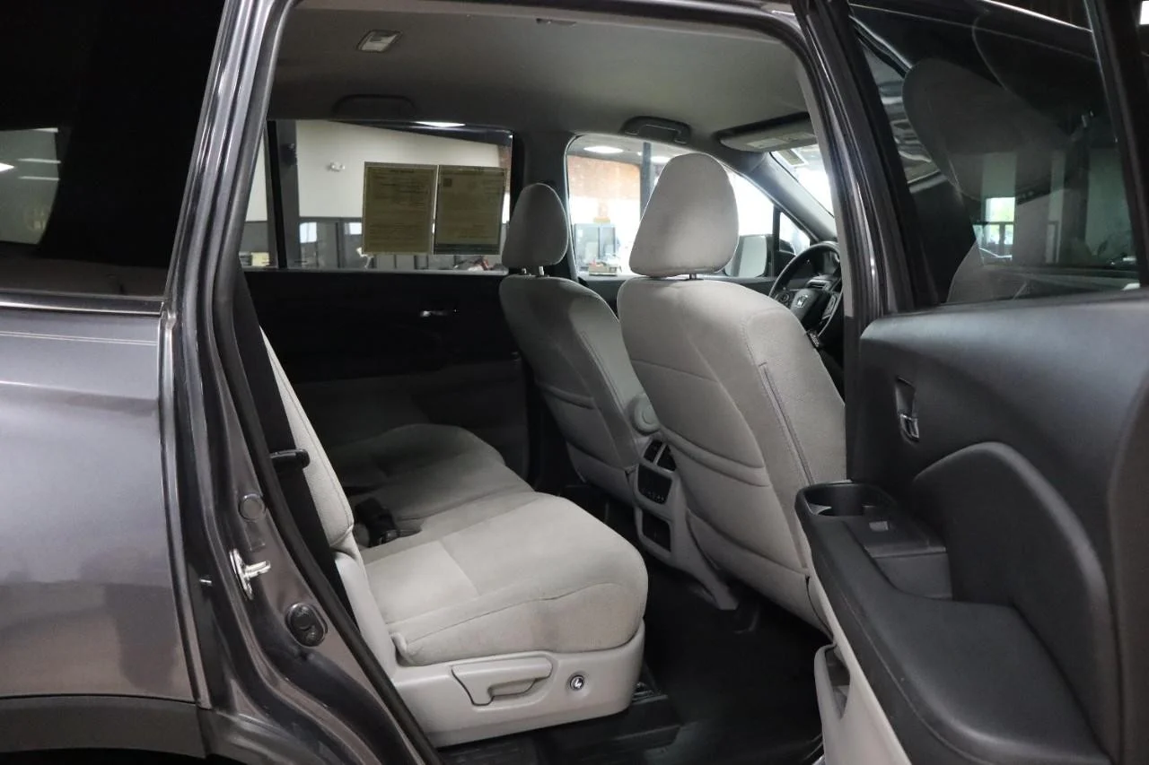 Used 2019 Modern Steel Metallic Honda EX image 23
