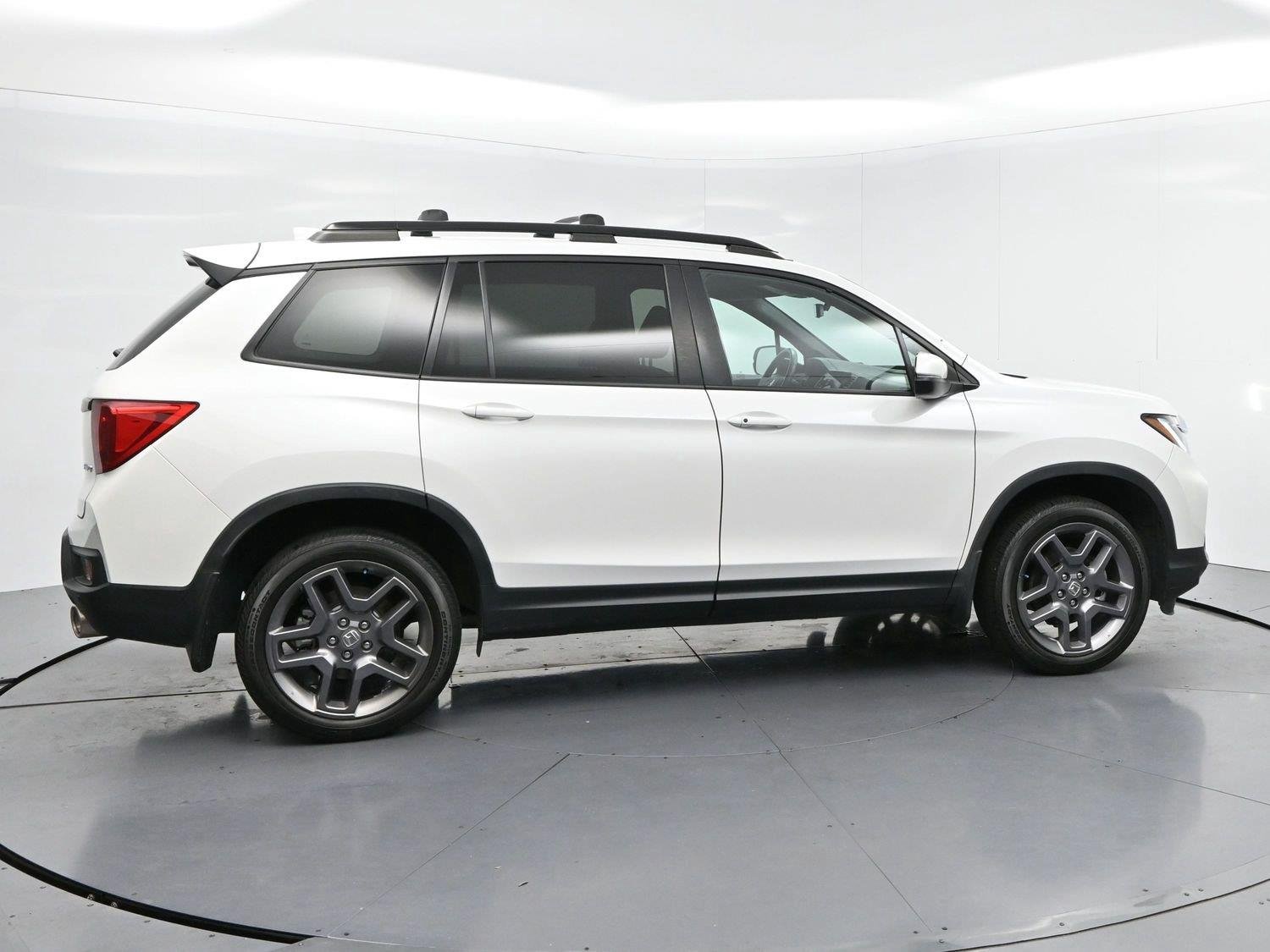 Used 2023 Platinum White Pearl Honda EX-L image 8