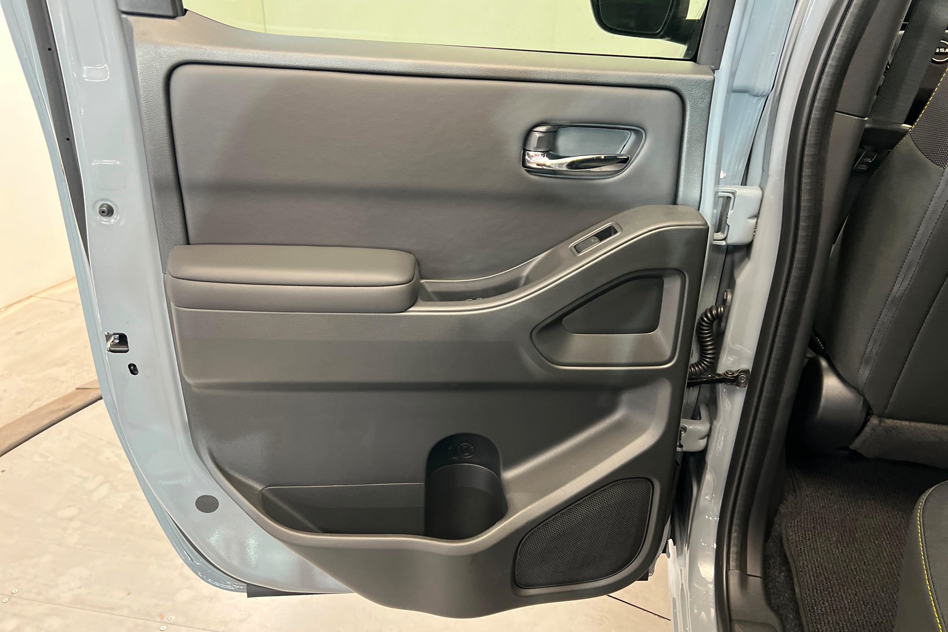 New 2027 Boulder Gray Pearl Nissan Crew Cab SV image 19