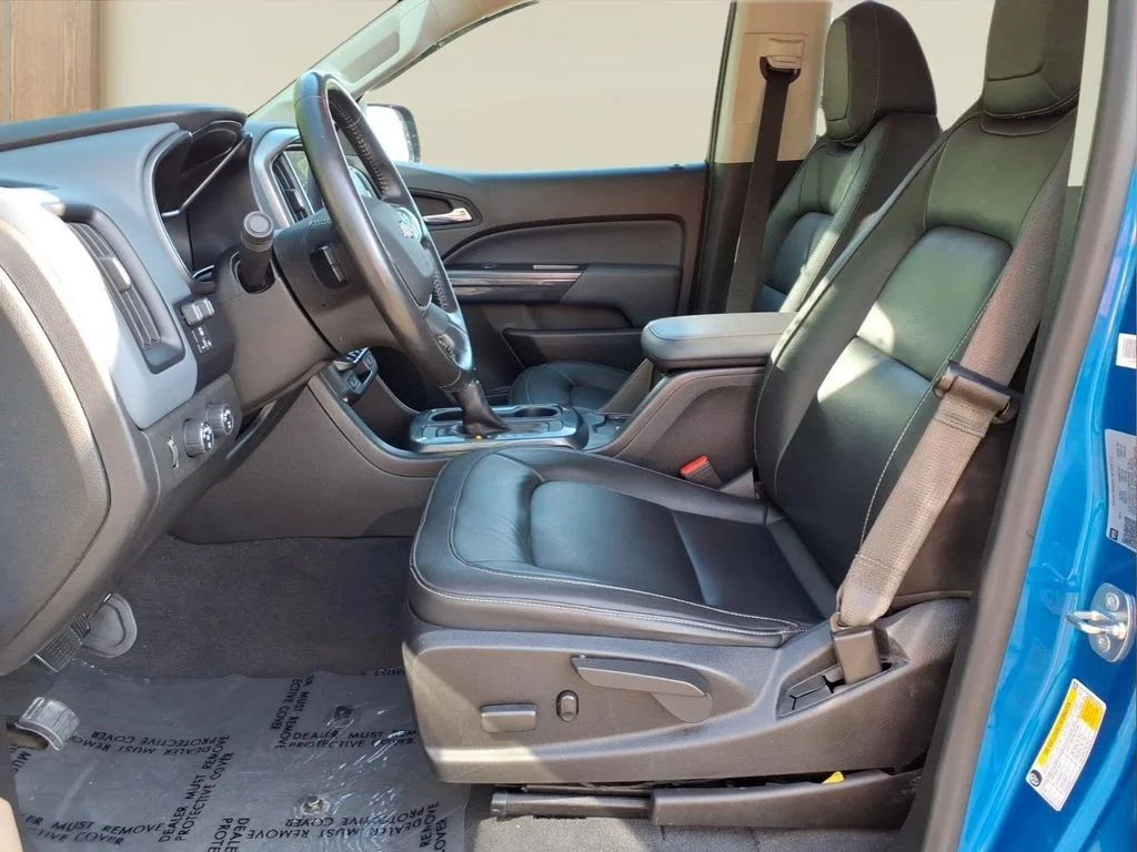 Used 2022 Blue Chevrolet Z71 image 15