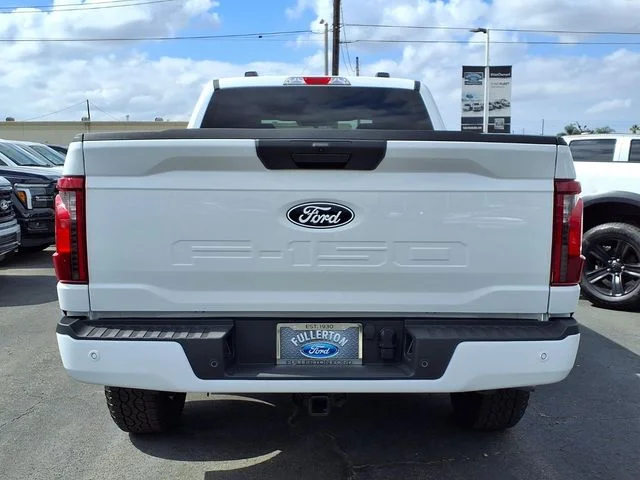 New 2026 Oxford White Ford XLT image 3