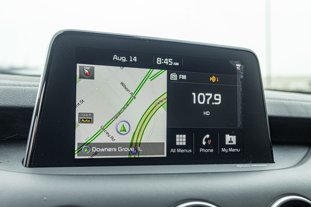 Used 2018 White Kia Premium image 17