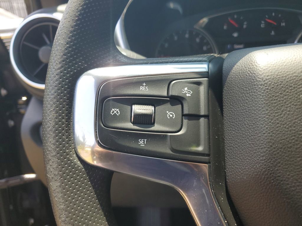 Used 2022 Black Chevrolet 2LT image 28