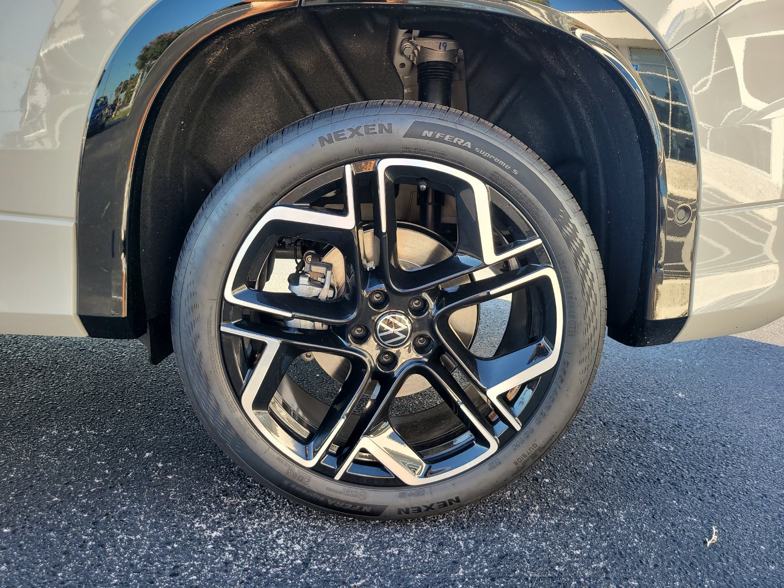 New 2026 Sandstone Volkswagen 2.0T SEL R-Line Turbo image 8