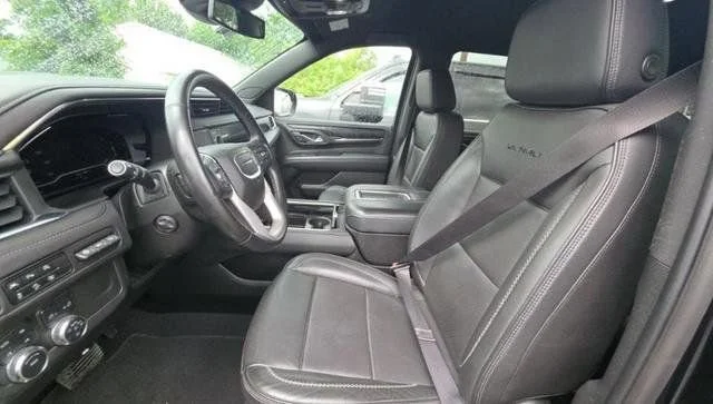 Used 2023 Onyx Black GMC Denali image 4