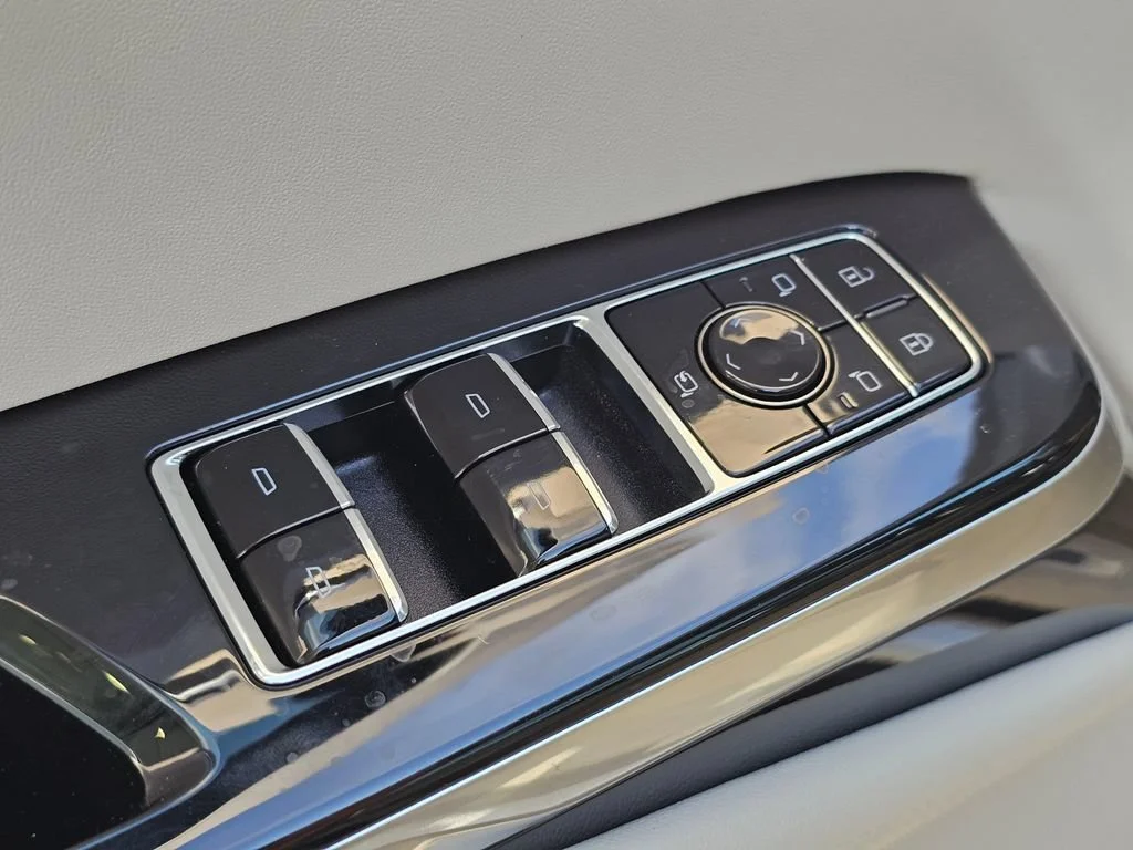 New 2026 Vibrant White Tricoat Cadillac Platinum Sport image 25