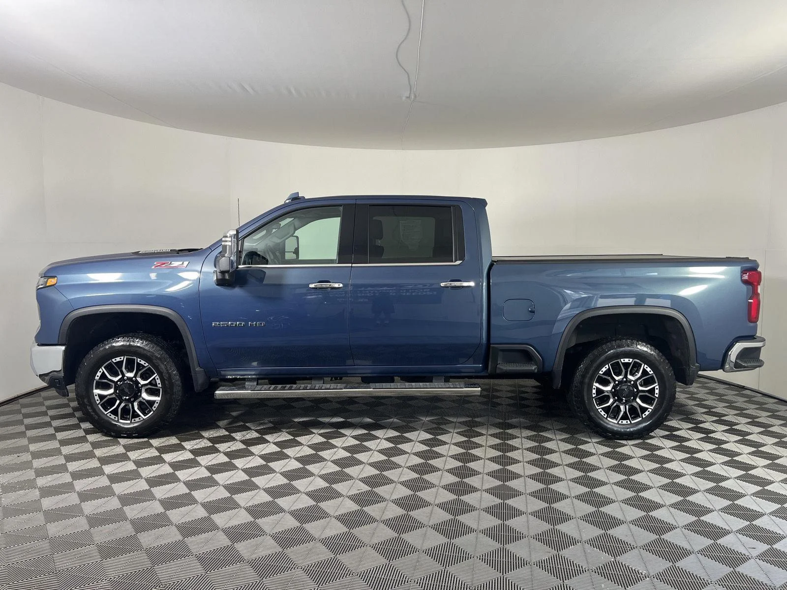 Used 2024 Lakeshore Blue Metallic Chevrolet LTZ image 34