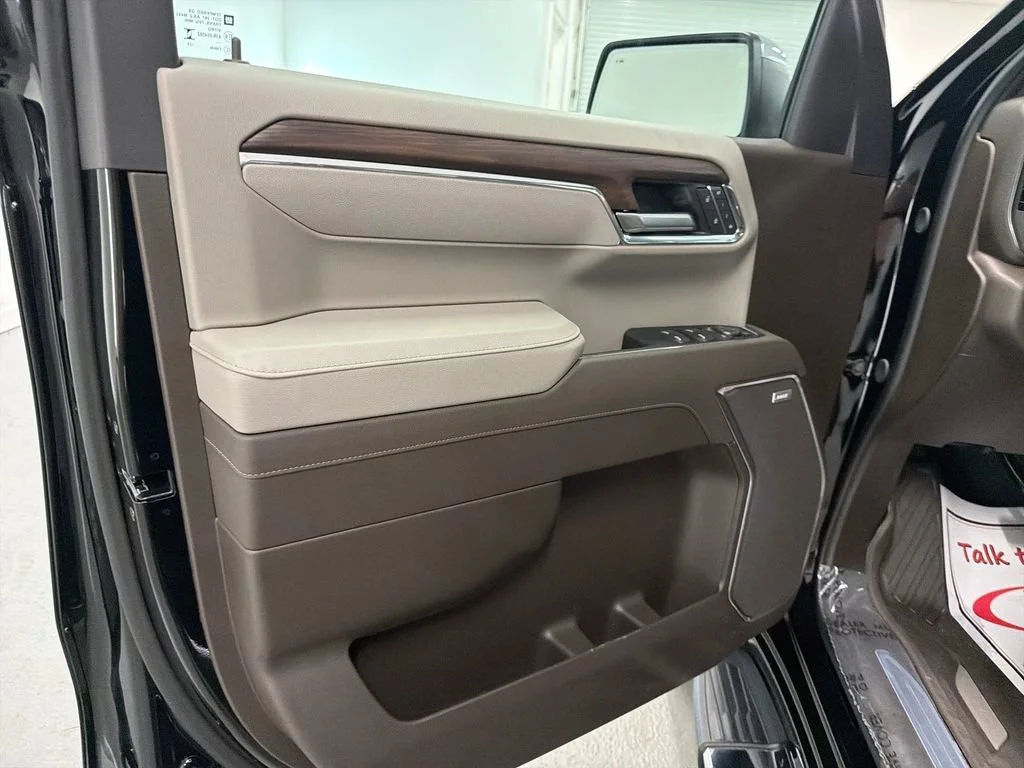 New 2026 Onyx Black GMC SLT image 9