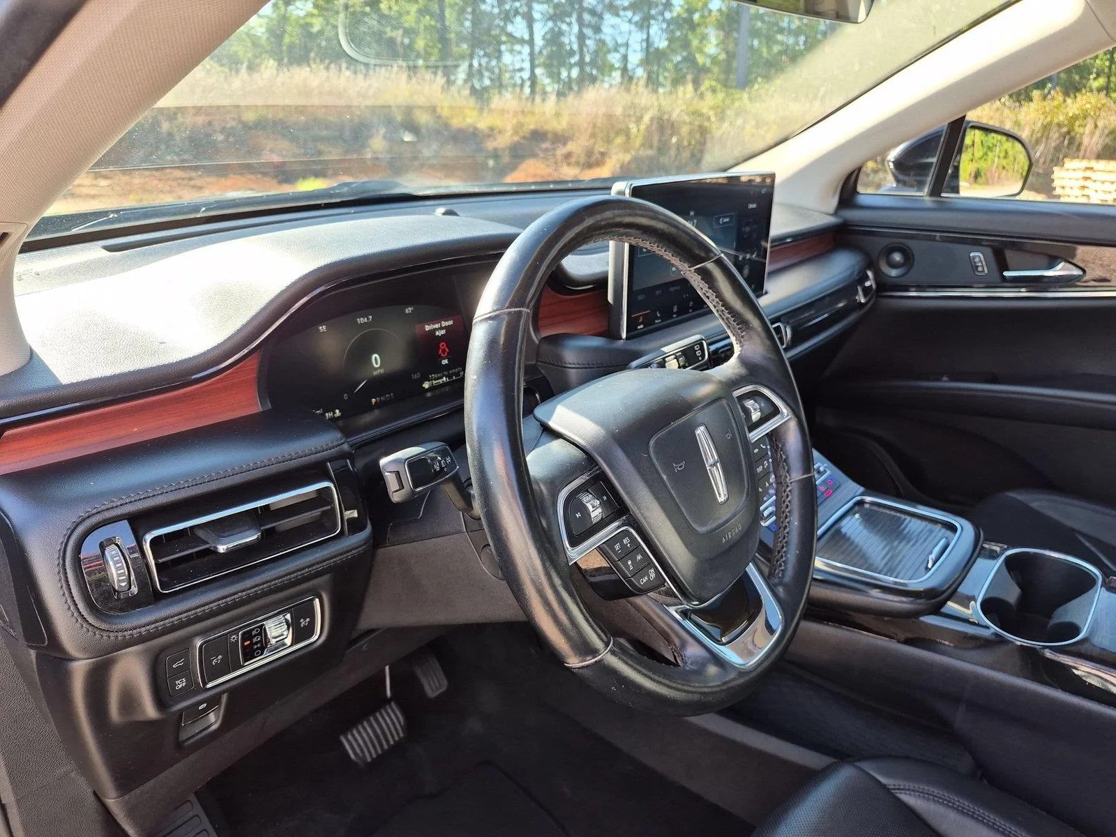 Used 2022 Infinite Black Metallic Clearcoat Lincoln Reserve image 18