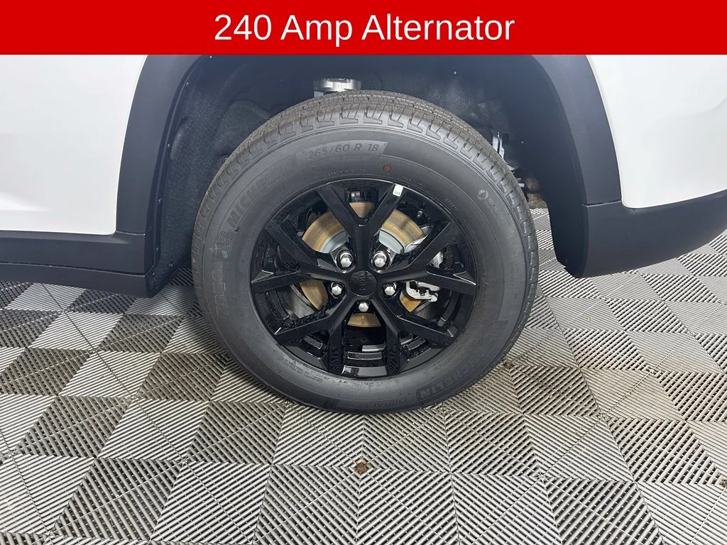 New 2026 Bright White Clear-Coat Exterior Paint Jeep Altitude image 20