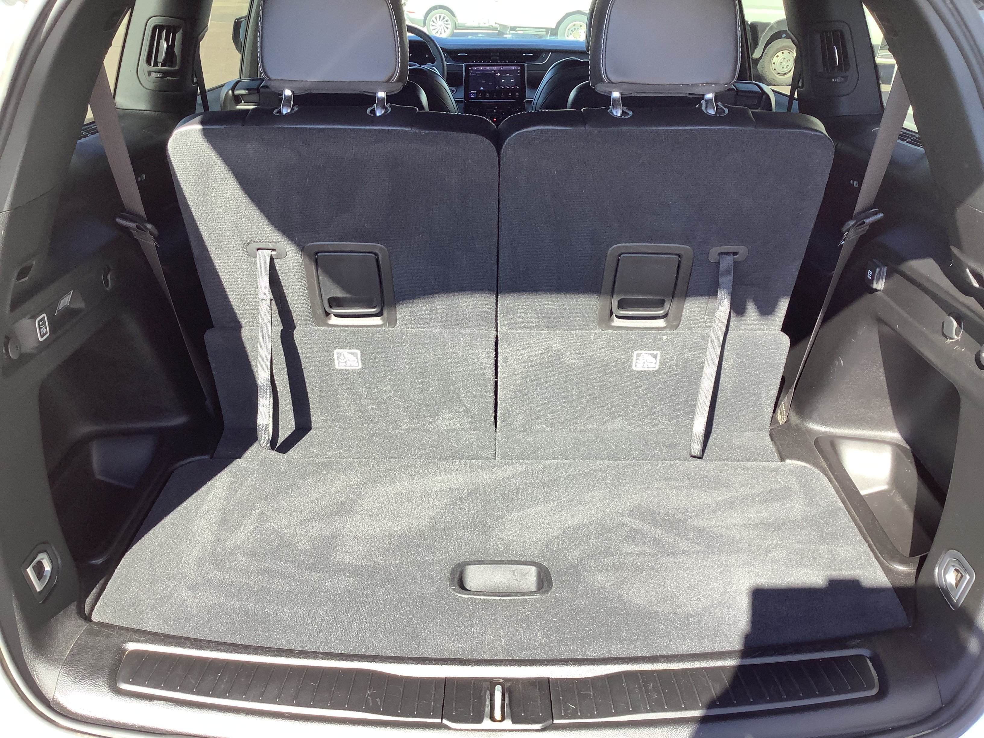 Used 2025 Silver Jeep Limited image 8