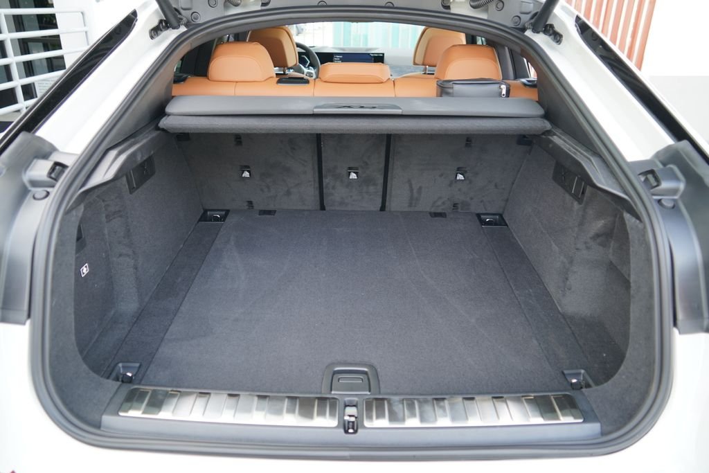 New 2026 Mineral White Metallic BMW xDrive40i image 19