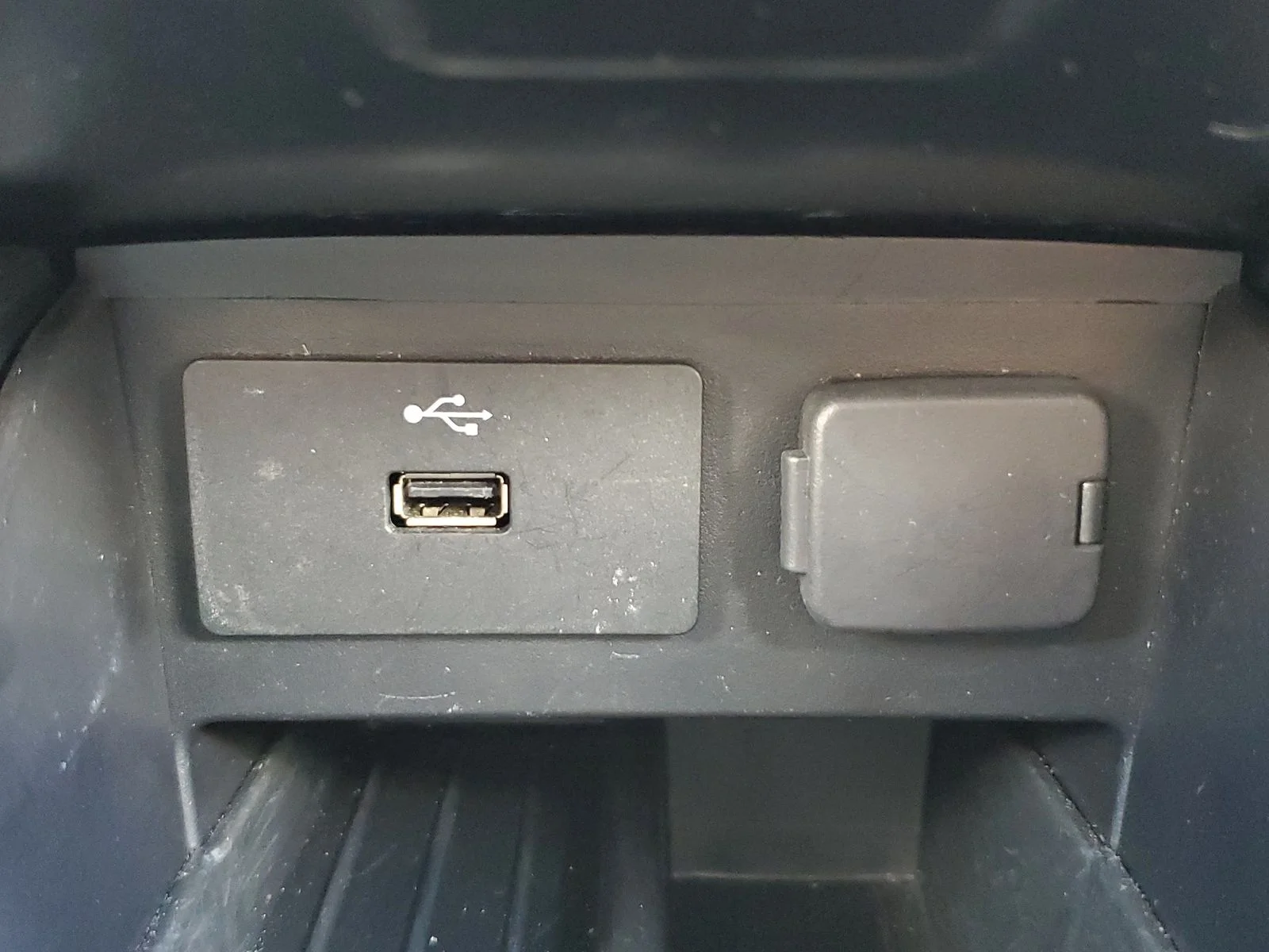 Used 2019 Black Ford XLT image 25
