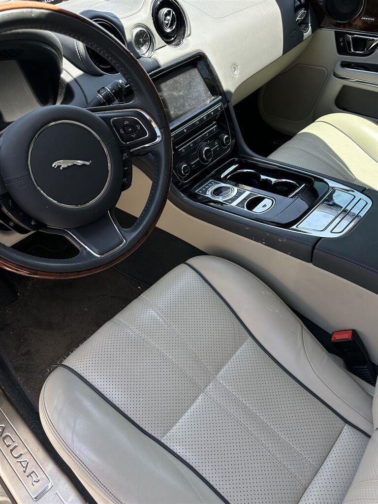 Used 2019 Carpathian Grey Premium Metallic Jaguar XJ R-Sport image 17