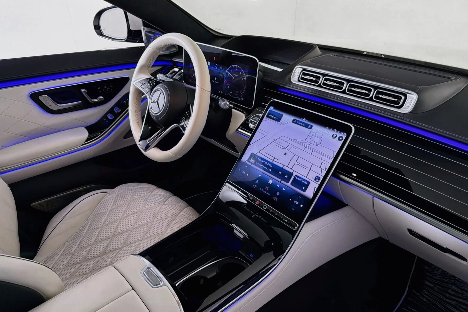 Certified Used 2023 MANUFAKTUR Diamond White Mercedes-Benz S 580 image 17