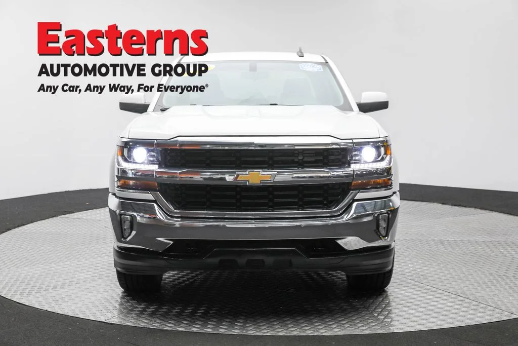 Used 2018 White Chevrolet LT image 2