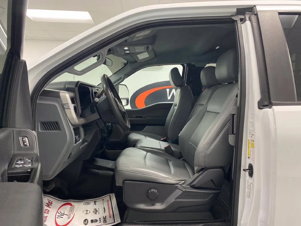 Used 2023 Oxford White Ford XL image 12