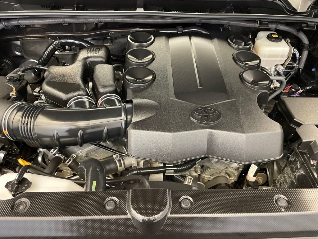 Used 2018 Gray Toyota SR5 image 31
