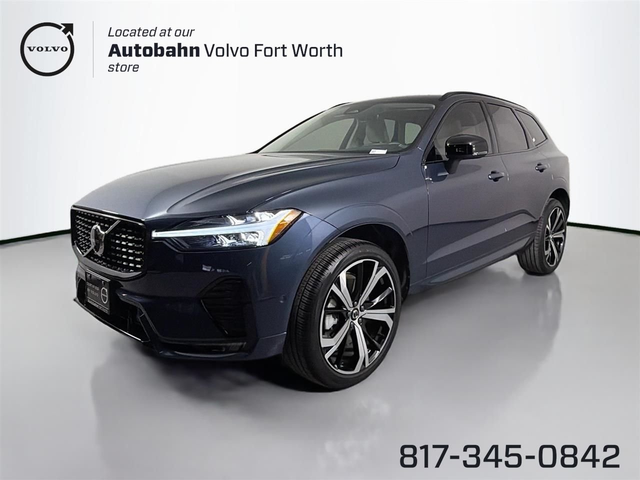 2025 Volvo XC60 B5 Ultra Dark AWD's photo