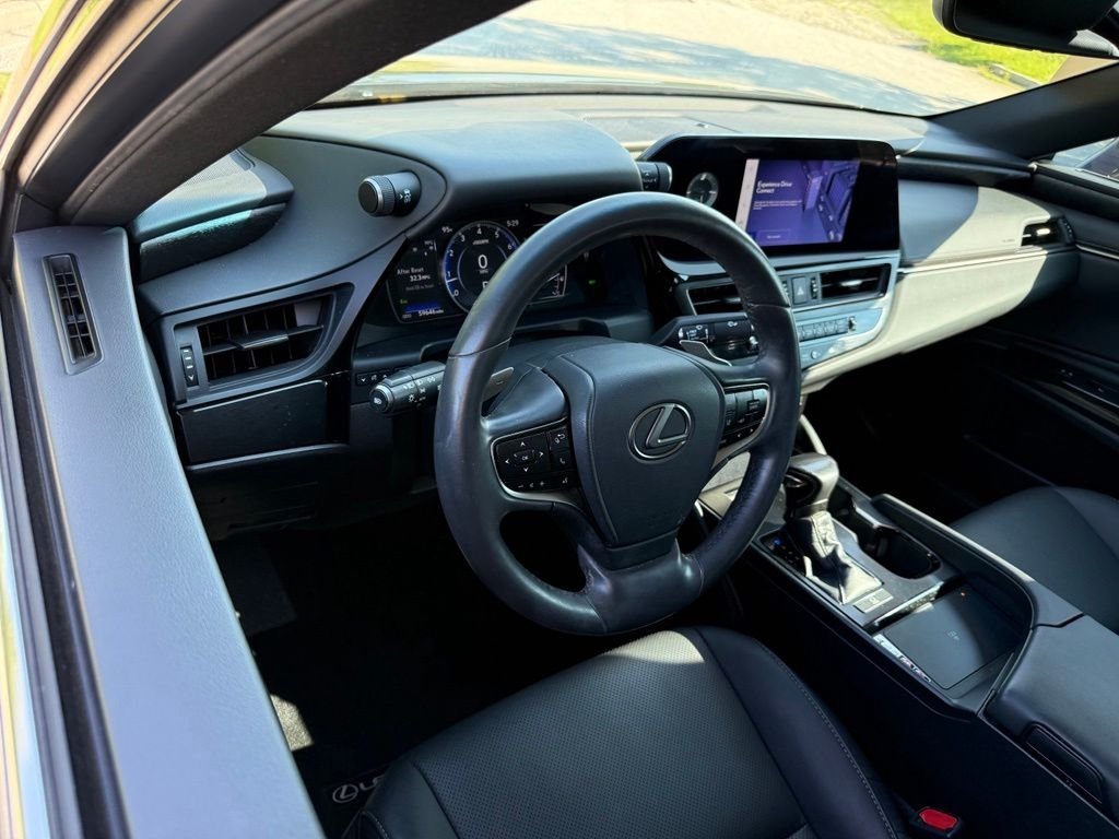 Used 2023 Black Lexus 350 image 3