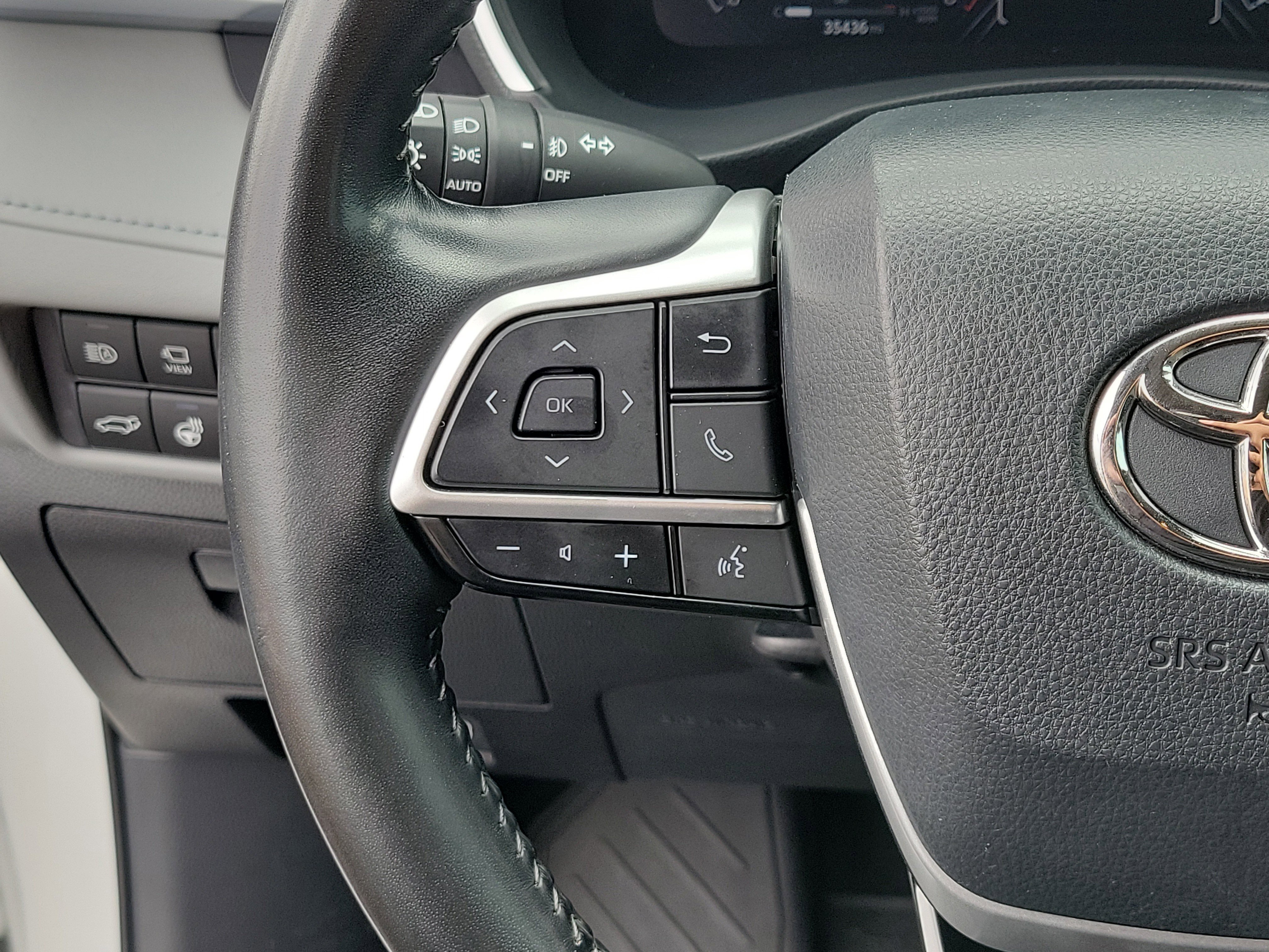 Used 2023 Wind Chill Pearl Toyota0 Limited image 24