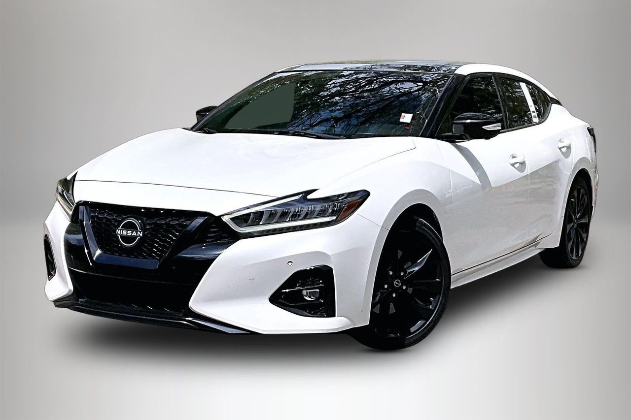 2023 Nissan Maxima SR's photo