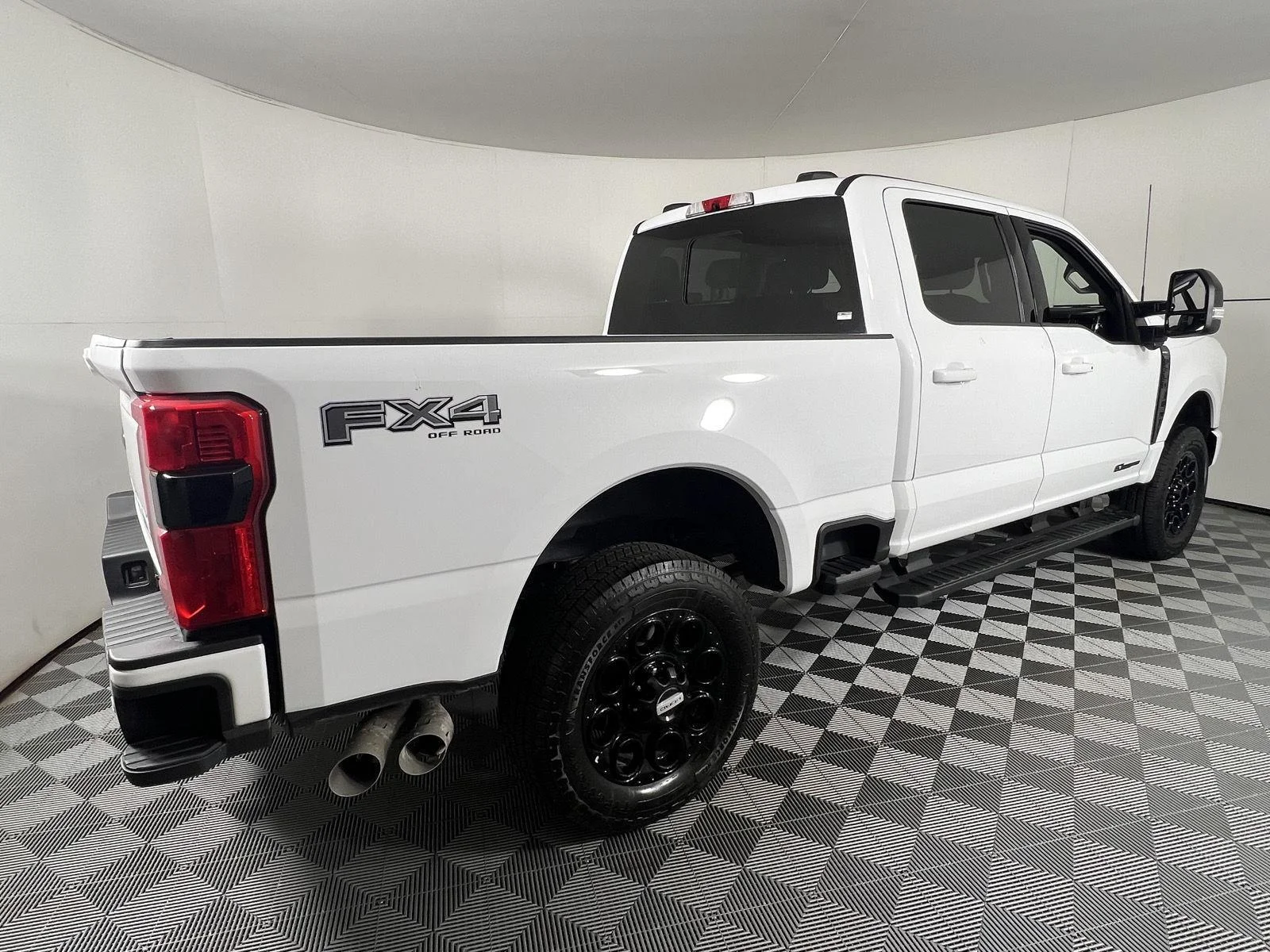 Used 2024 Oxford White Ford Lariat image 14