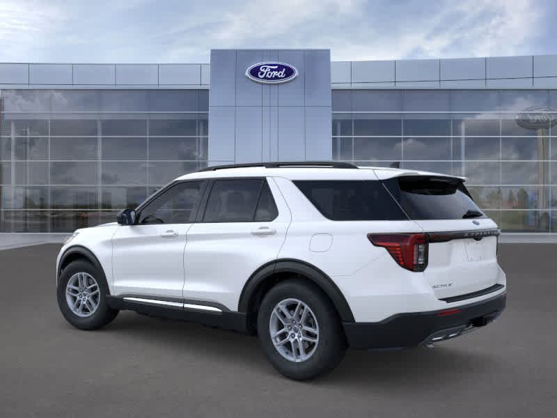 Used 2025 Star White Metallic Tri-Coat Ford Active image 4