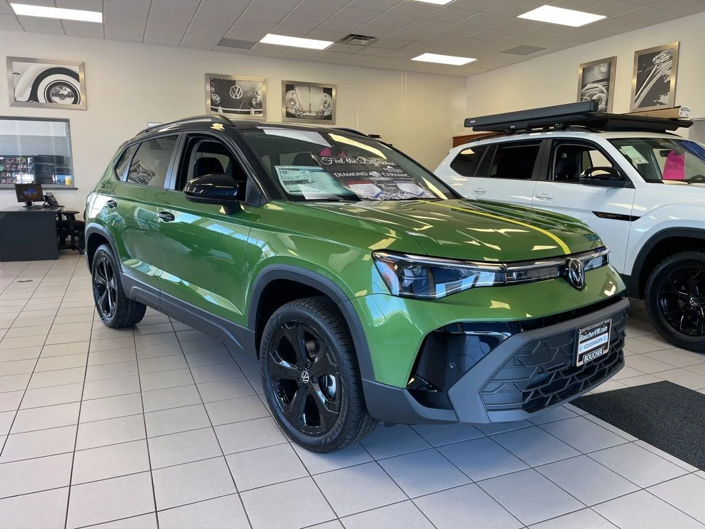 New 2026 Bright Moss Green Metallic Volkswagen 1.5T SE Black image 5