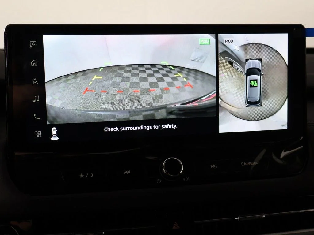 New 2026 Black Mitsubishi SE image 42