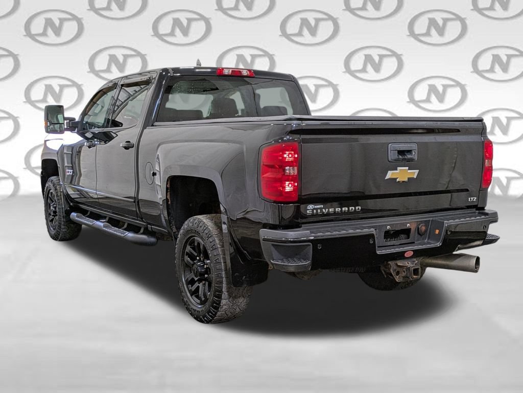 Used 2019 BLACK Chevrolet LTZ image 38
