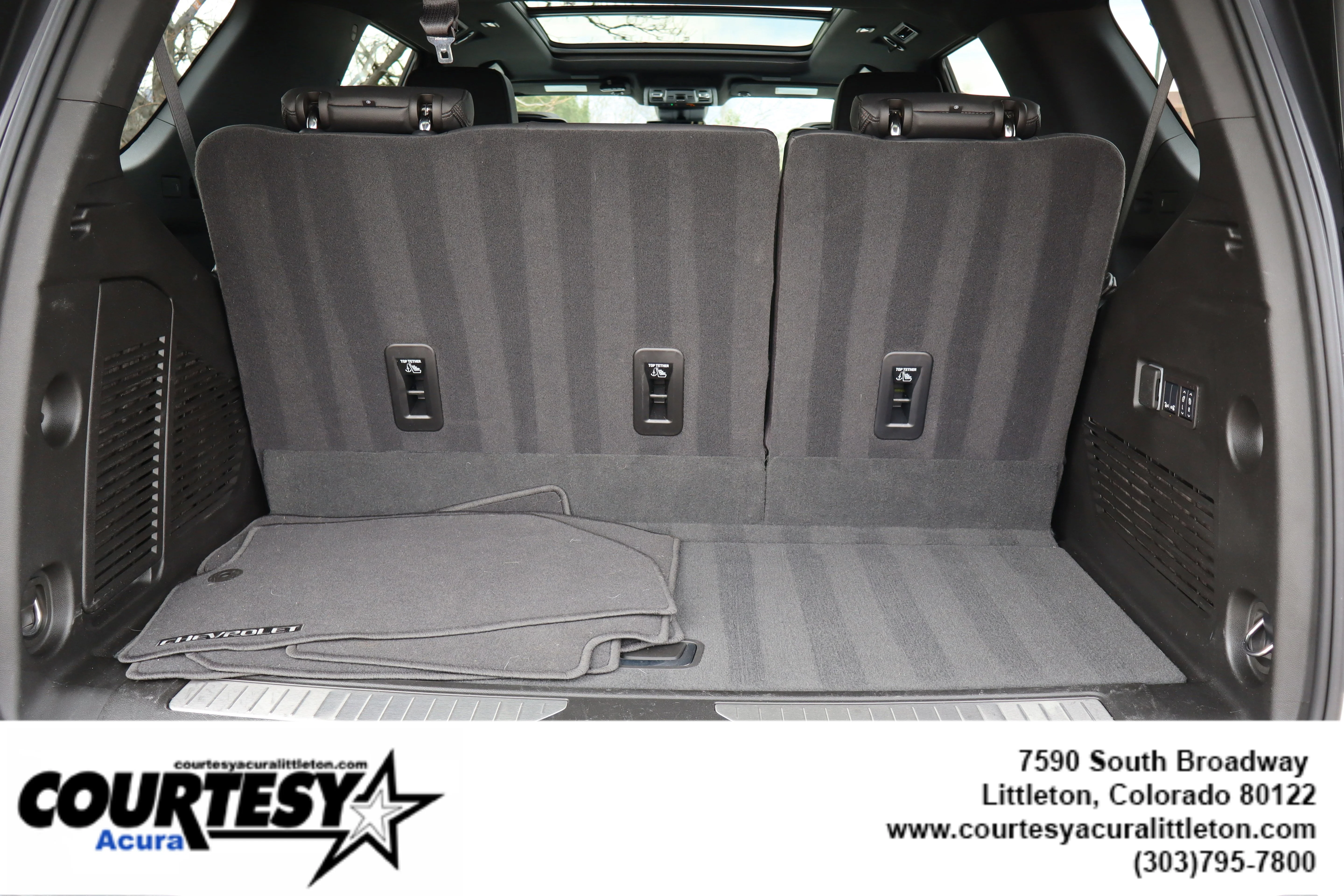 Used 2025 Iridescent Pearl Tricoat Chevrolet High Country image 31