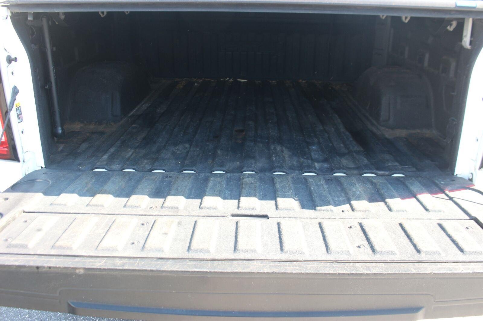 Used 2019 SUMMIT WHITE GMC AT4 image 12