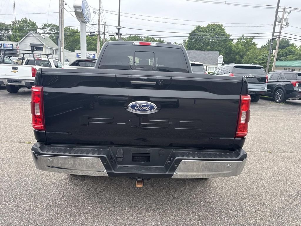 Used 2022 Black Ford XLT image 4