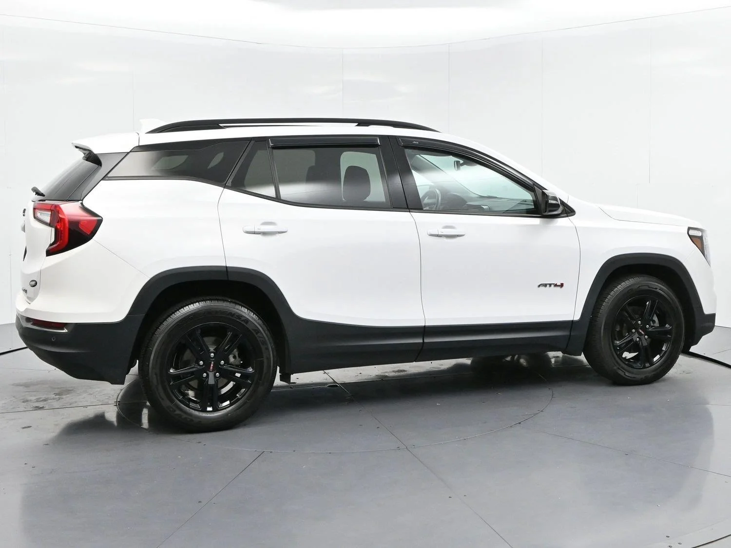 Used 2022 Summit White GMC AT4 image 8