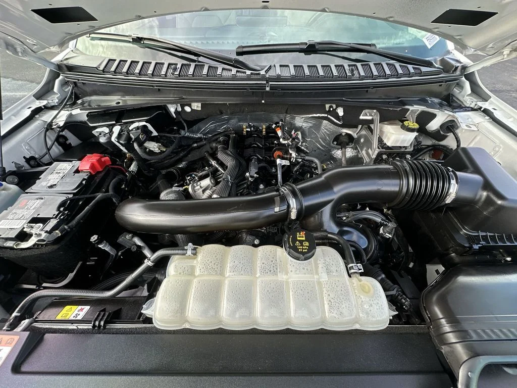 Used 2023 White Ford Limited image 27