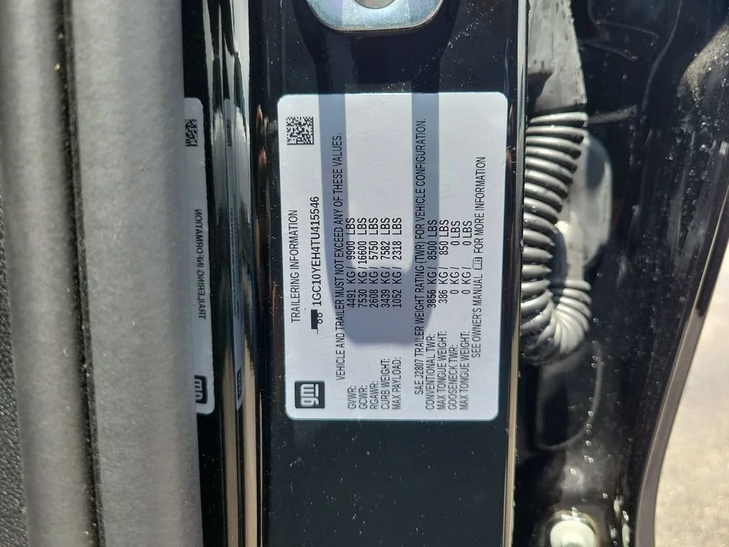 New 2026 Black Chevrolet LT - Standard Range image 32