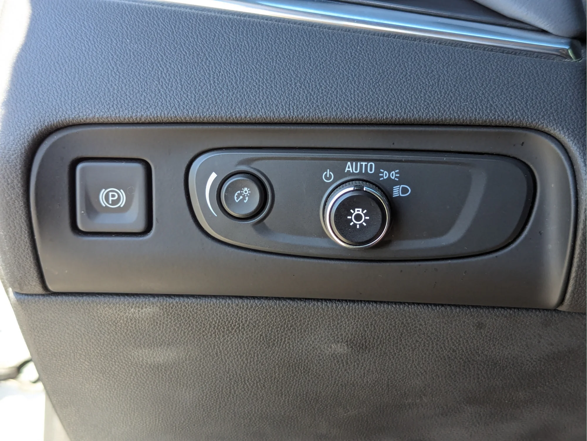 Used 2020 Quicksilver Metallic Buick Premium image 20