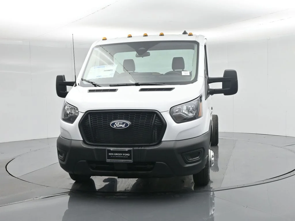 New 2026 Oxford White Ford Base image 45