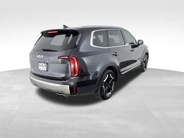 Used 2025 Gray Kia S image 7