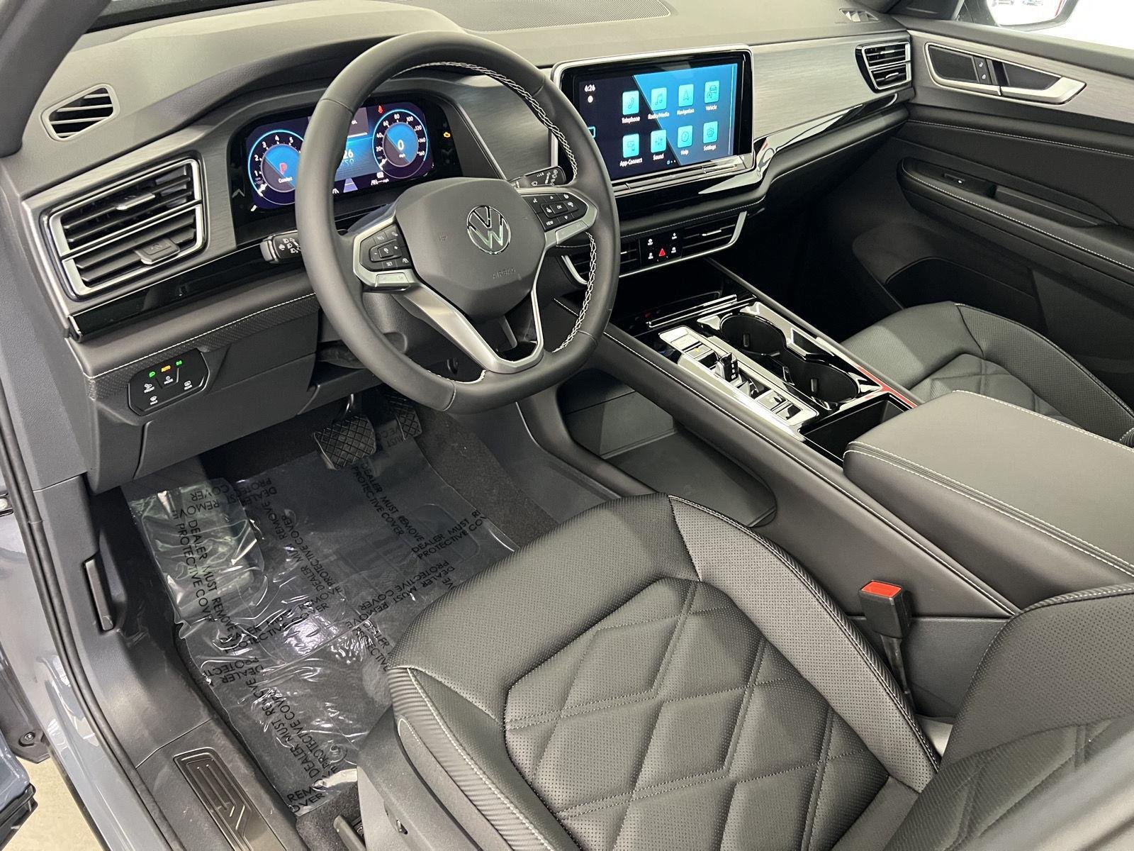 New 2026 pure gray Volkswagen 2.0T SE w/Technology image 13