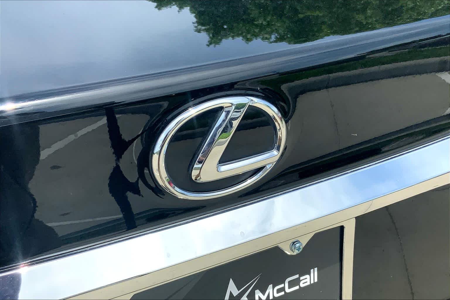Used 2018 Obsidian Lexus  image 30