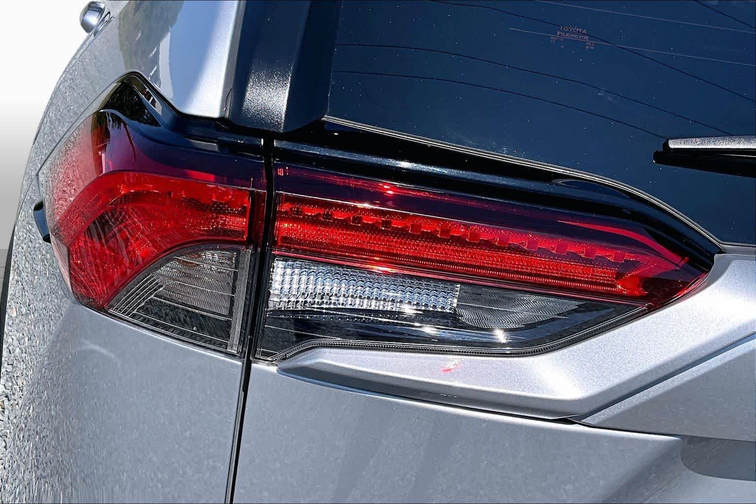 Used 2025 Silver Sky Metallic Toyota XLE image 29