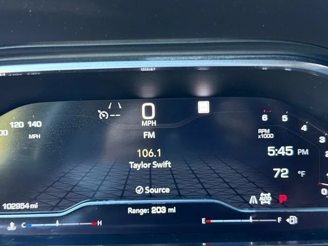 Used 2022 Black GMC SLT image 24
