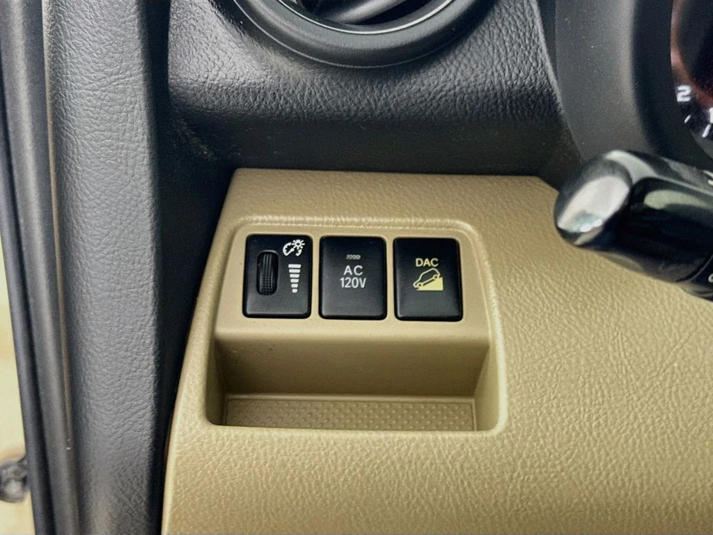 Used 2009 Sandy Beach Metallic Toyota Limited image 11